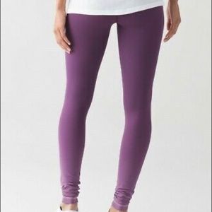 Lululemon wunder under legging.